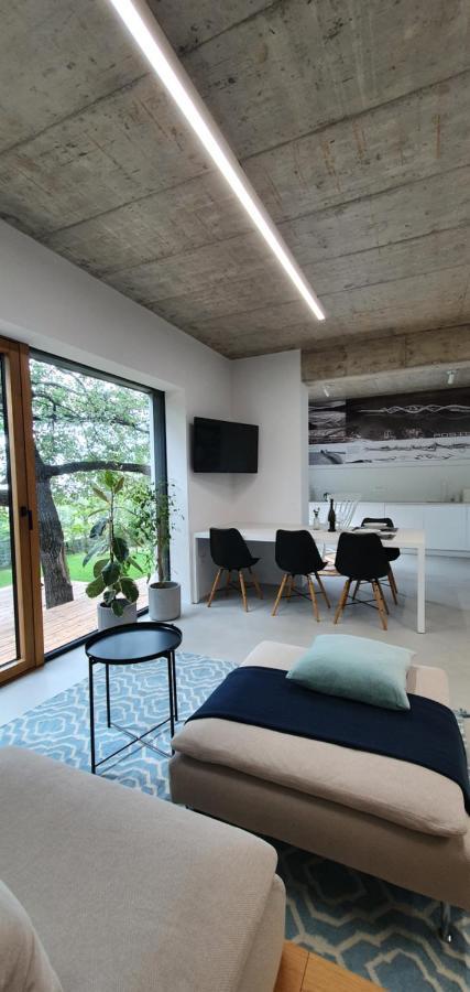Dekani House Gヴィラ エクステリア 写真